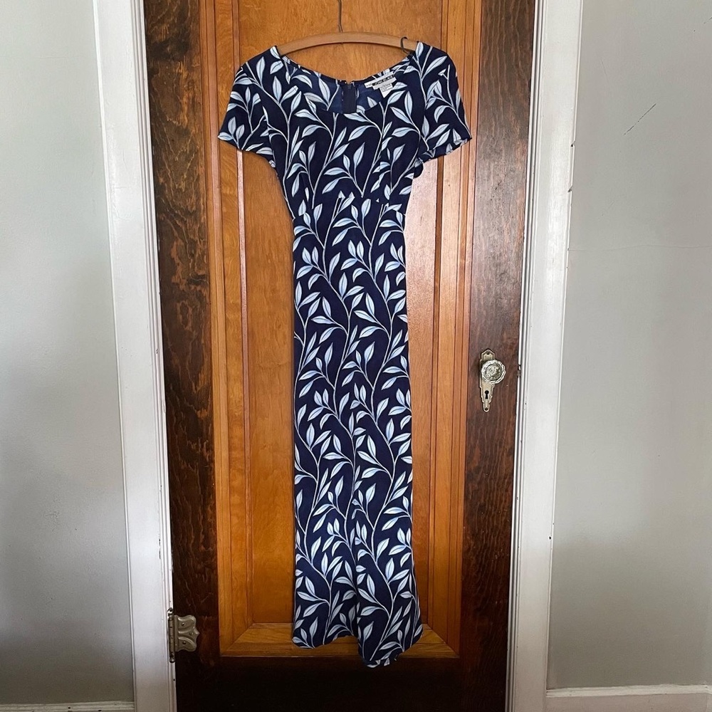 VINTAGE LEAF PRINT MIDI DRESS